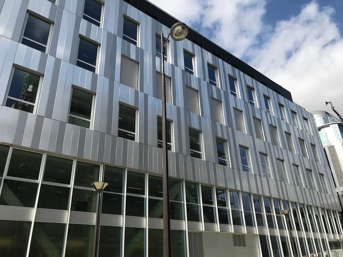 Institution defulat img