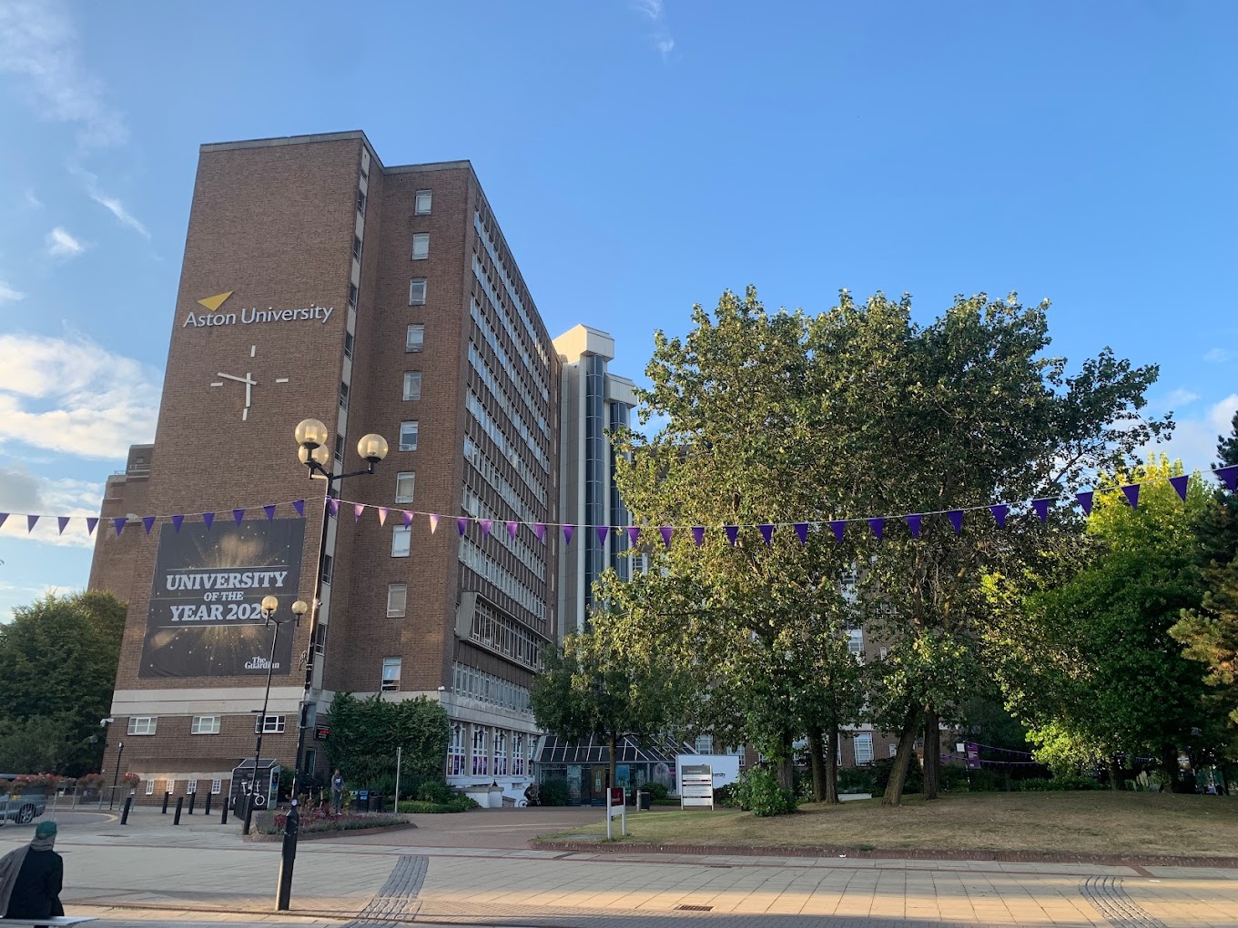 Institution defulat img