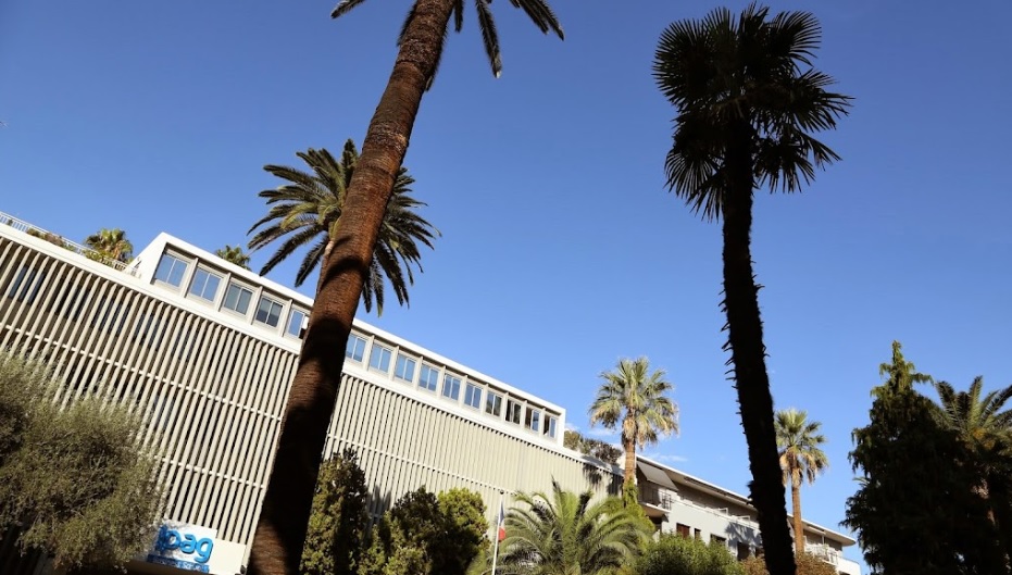 Institution defulat img