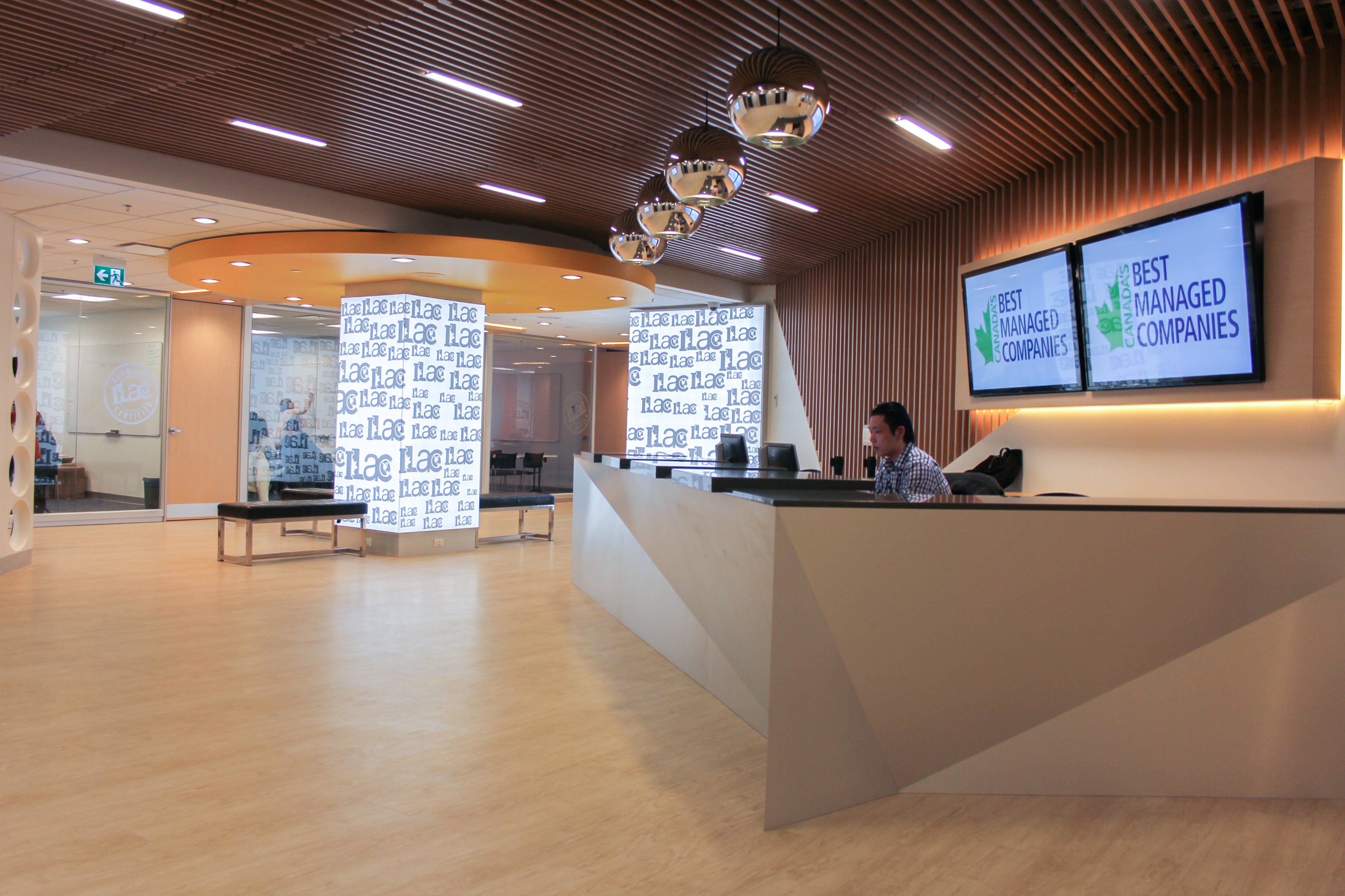 Institution defulat img