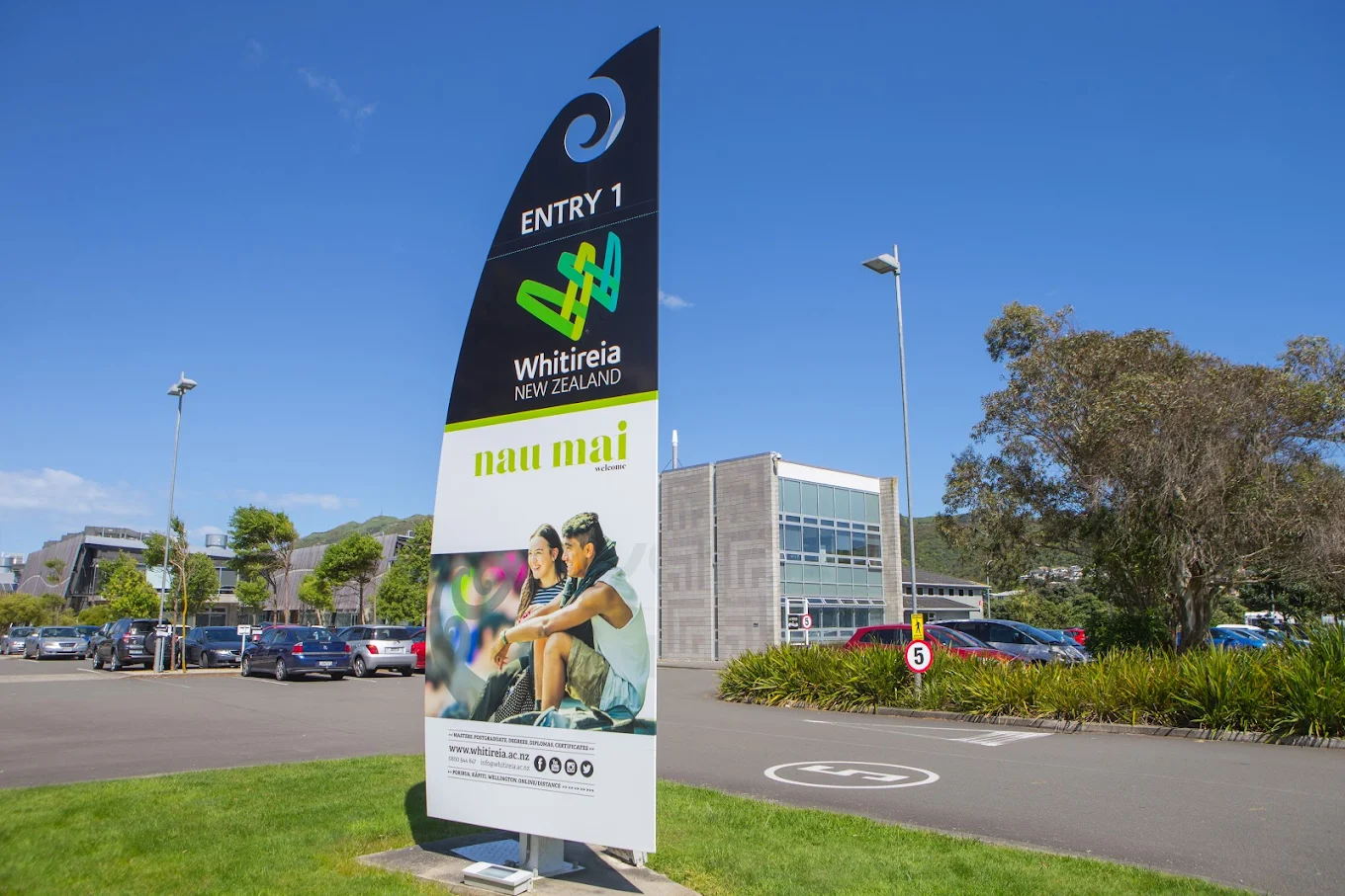 Institution defulat img