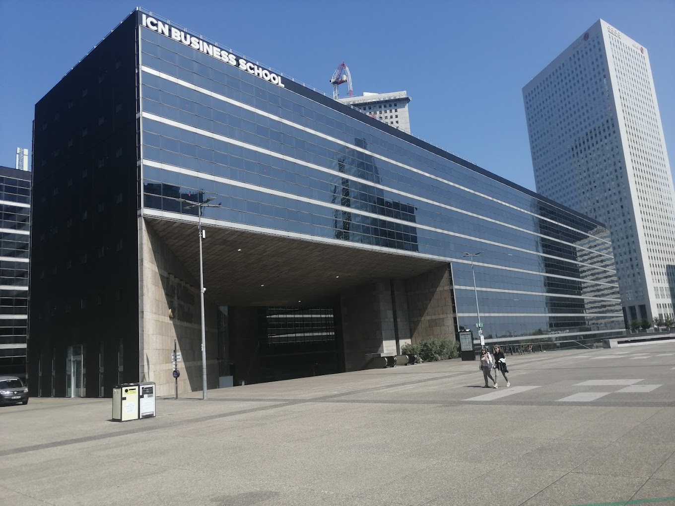 Institution defulat img