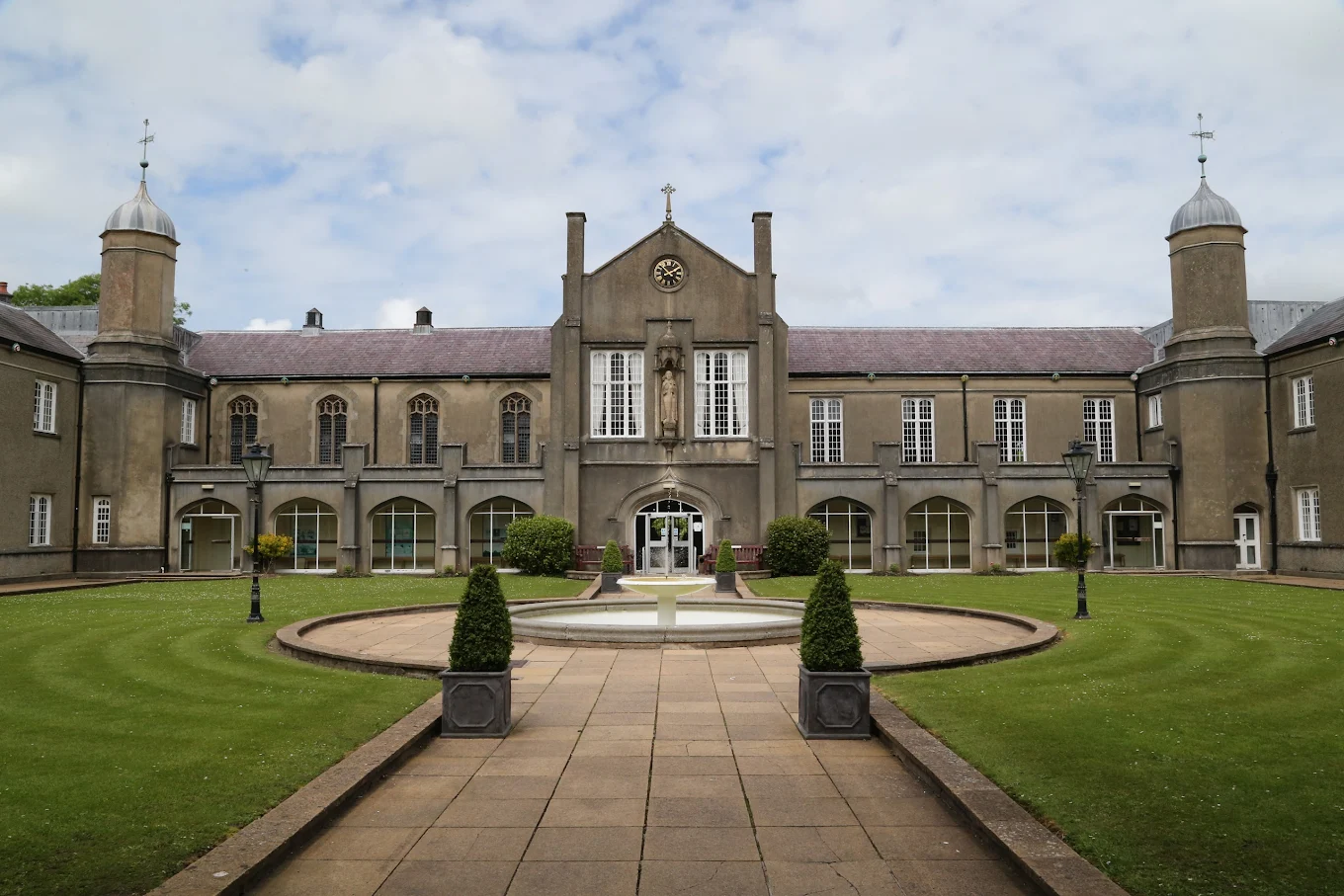 Institution defulat img