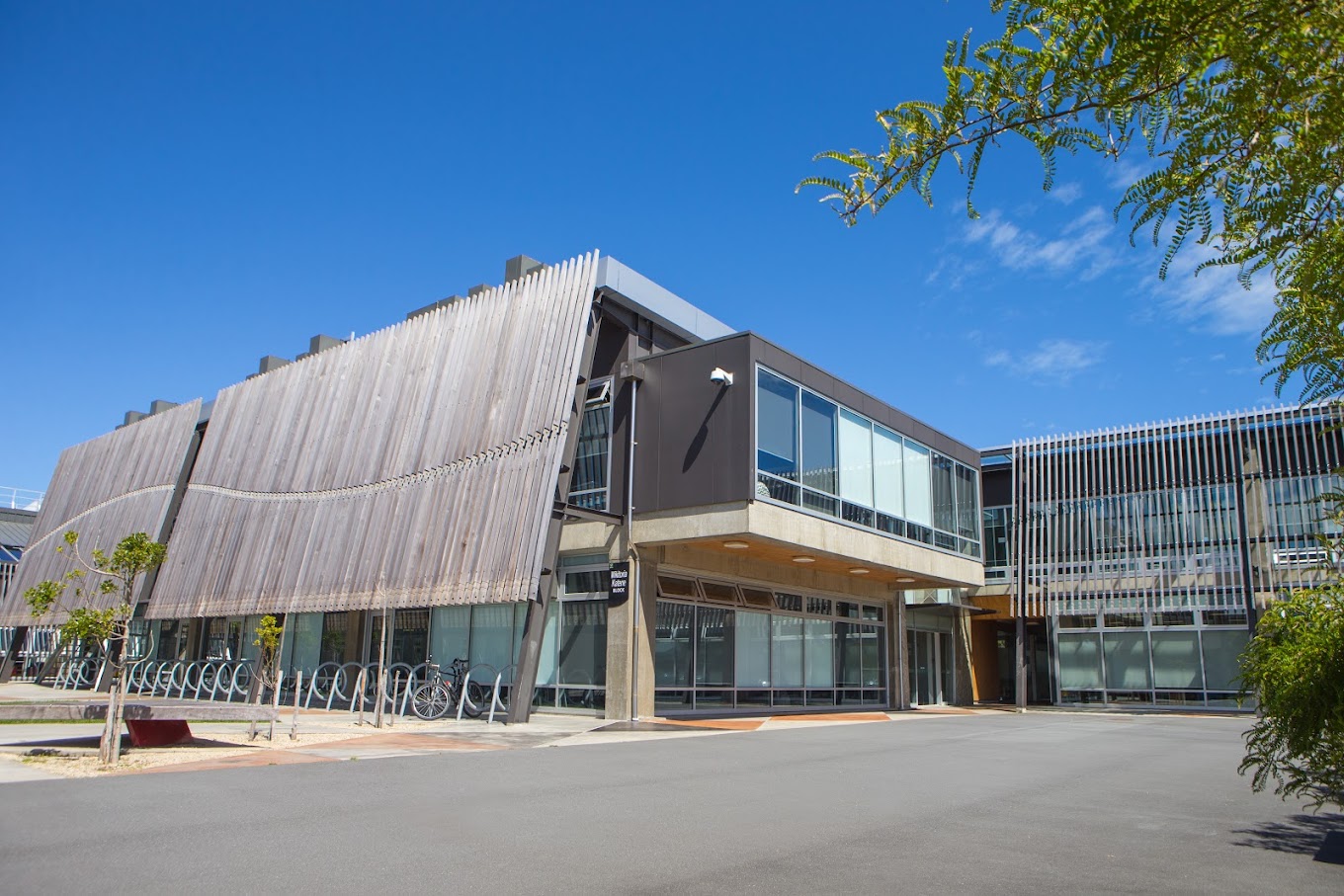 Institution defulat img