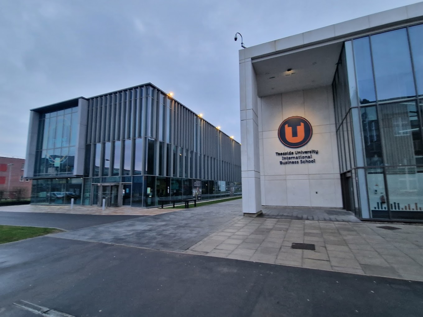 Institution defulat img