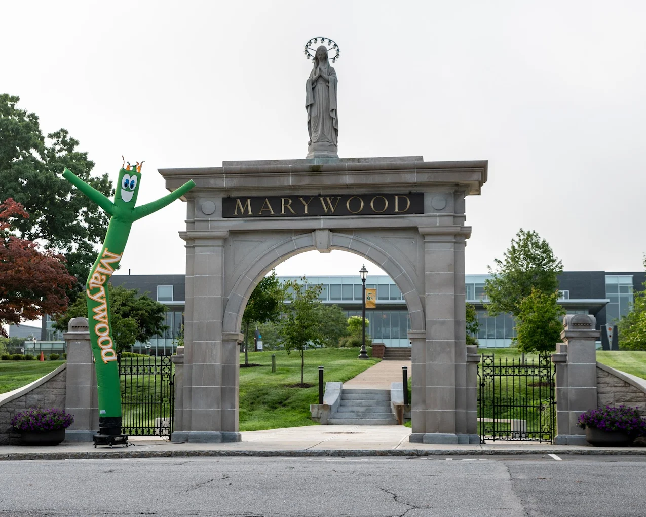 Institution defulat img